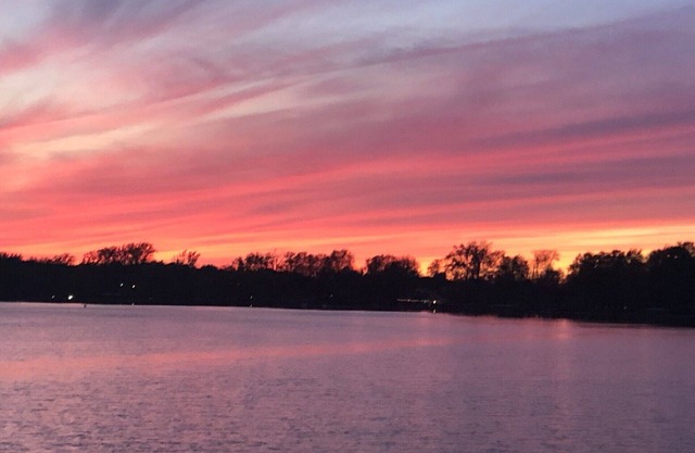Charming Lakefront - Waterfront 2-bedroom 2-bath on Conesus Lake - Pet Friendly