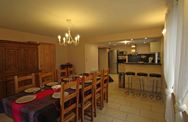 Charming Mountain Getaway with Fireplace, Near Gérardmer – Sleeps 10, Pet Friendly