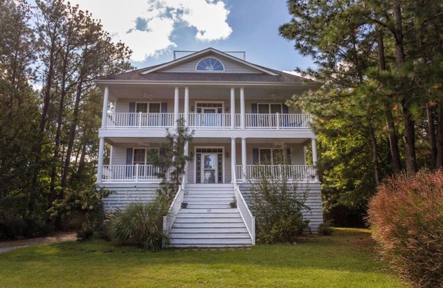 Charming North Shores Home with Ocean Views, Pool, Tennis, & Private Beach!