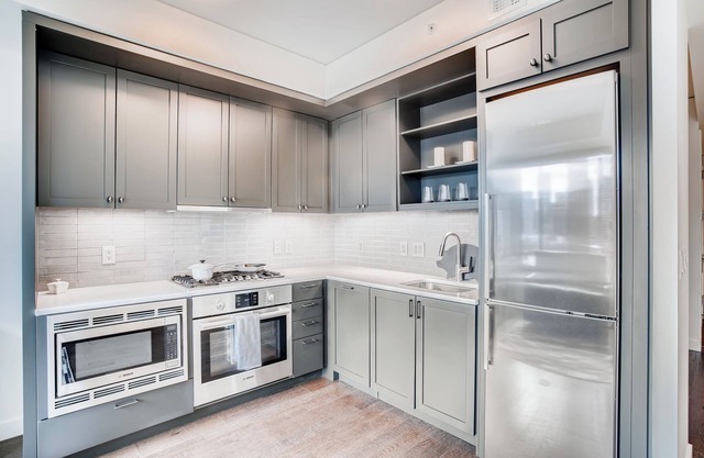 Charming one bedroom condo with views of Union Station and mountains