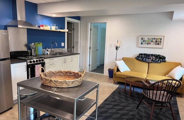 Charming, private, 1 br apartment close to Burlington and Middlebury.