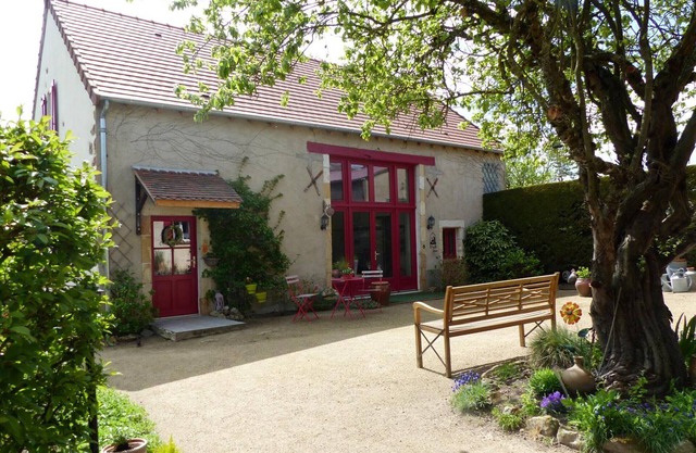 Charming Renovated Barn with Garden and Wi-Fi