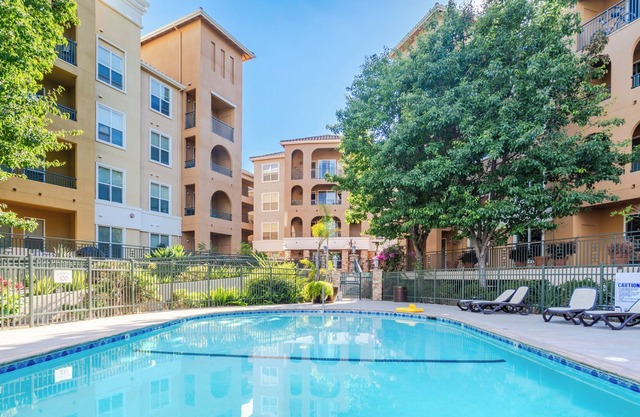 Charming resort-style 2bd/2ba condo in SanJose