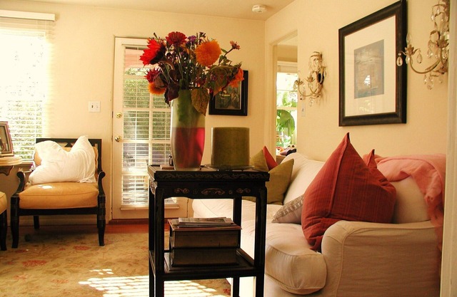 Charming Romantic Yacht Harbor Beach Cottage