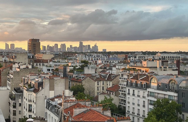 Charming studio with balcony on the 10th floor