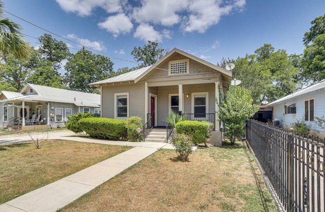 Charming San Antonio Home: 5 Mi to Downtown!