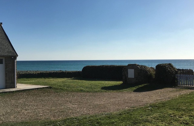 Charming seaside fisherman's cottage with garden