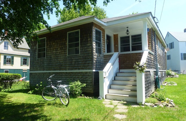 Charming, Secluded, Island Getaway!