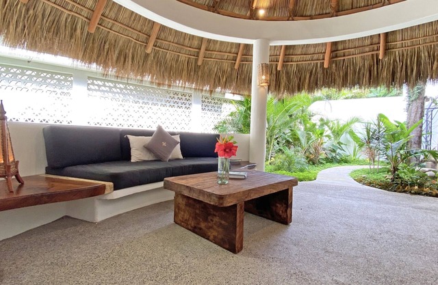 Charming & Spacious Garden Nook