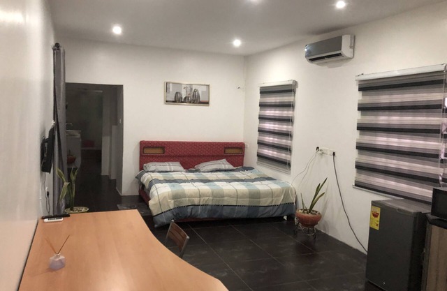 Charming , spacious suite 10 mins from the beach