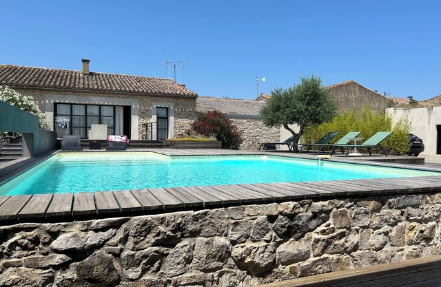 Charming stone villa with swimming pool near Carcassonne. Pyrenees view