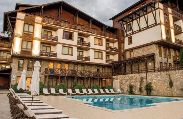 Charming studio apartment nestled within the Green Life Ski Resort.n