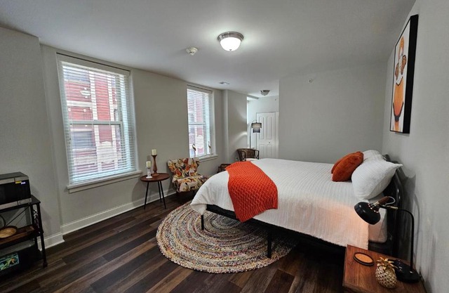 Charming Studio at The Inman - 212