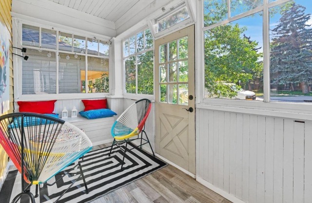 Charming Sunnyside Retreat | Kensington & Downtown