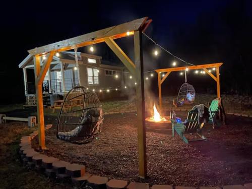 Charming Tiny Home! Close to Oxford, Sardis Lake, Safari Animal Zoo