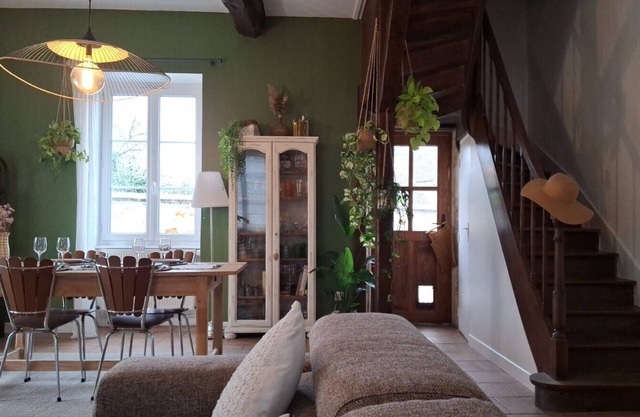 Charming townhouse with private courtyard 1km golf course