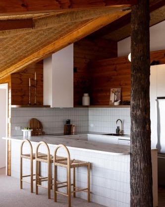 Charming Tree House Short Stroll to the Beach