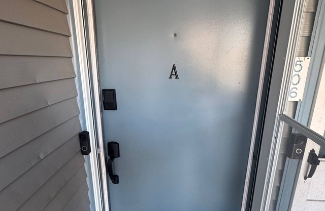 Charming 2-bedroom townhome with AC, WiFi in Pleasant Mount Laurel Township