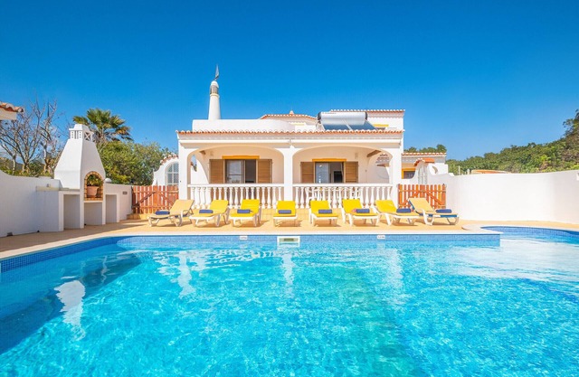 Charming villa w/outdoor BBQ, Carvoeiro