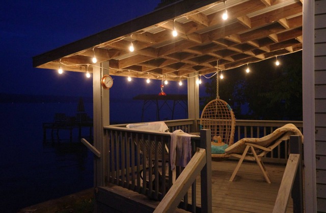 Charming Vintage Lakefront Cottage on Seneca Lake