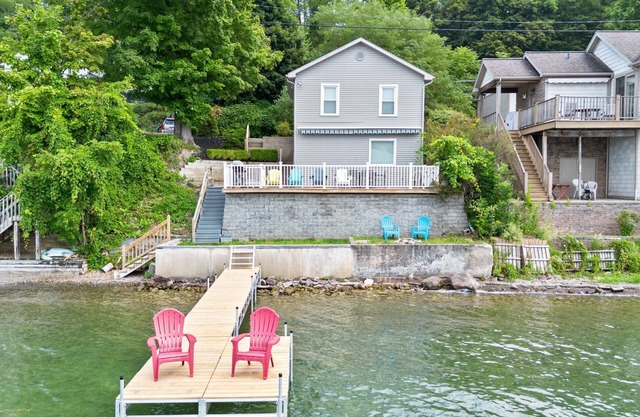 Charming Waterfront Cottage on Keuka Lake's East Side