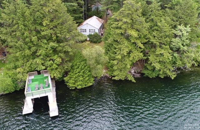 Charming Winnipesaukee Waterfront Meredith with great Sun Deck