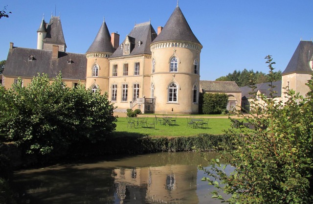 Chateau De Vauloge