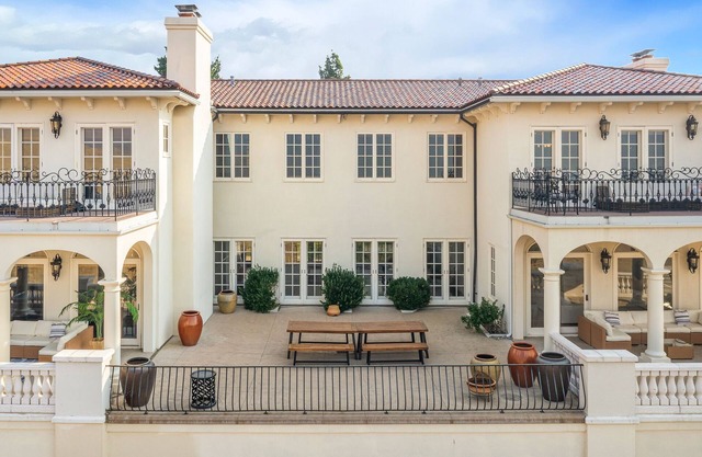 Chateau Wisteria - Luxury Villa with Theater, Garden & Panoramic Views