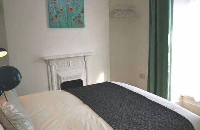 Check it out, Eatons House