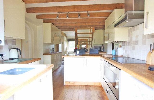 Chequer Tree Oast - Stunning Converted Oast House between Ashford and Tenterden