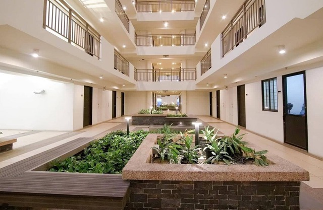 Cherolds Place Cozy Calathea with 2B and Balcony