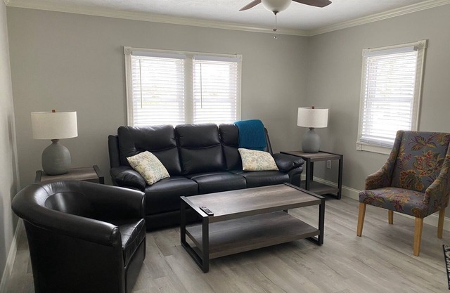 Chestnut House; Litchfield, IL; Pets Welcome