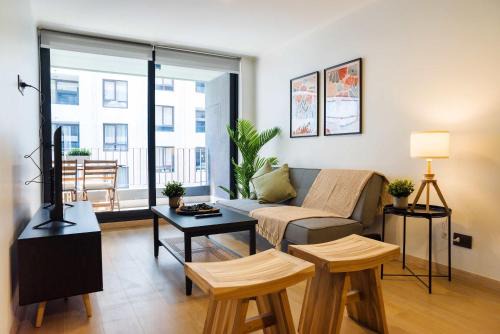 Chic 1BR Oasis for 3 in Lively Las Condes