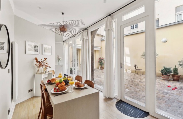 Chic 2BR 2BA near Place des Vosges