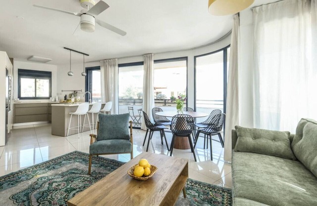 Chic 3BR Apt w Balcony & Parking by Tel Aviv Port