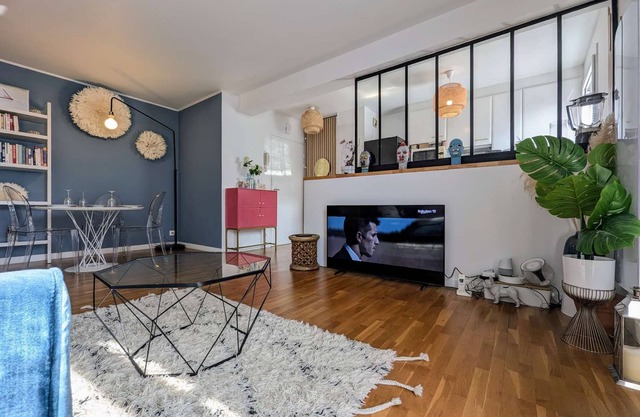Chic and comfortable apartment with parking