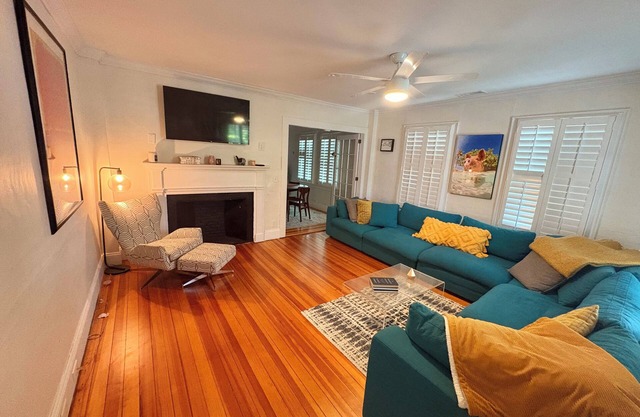 Chic apartment in historic home in the heart of beautiful Bristol