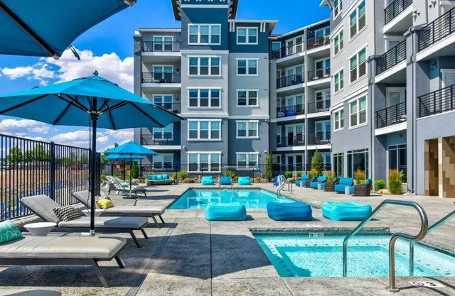 Chic Apt w Jacuzzi Lake Front Nr Casino Imax