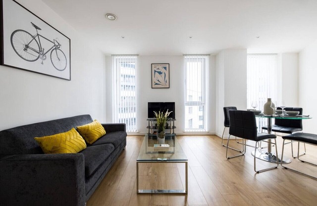 Chic Hoxton Apartment