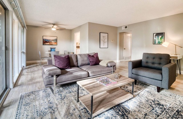 Chic Palo Alto 2BR w/Balcony, nr Shopping & Dining, by Blueground