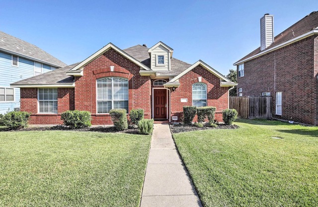 Chic Ranch-Style Plano Home w/ Private Yard!