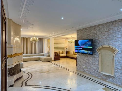 Chic & Spacious 4BR with Jacuzzi-Fez New City Stay