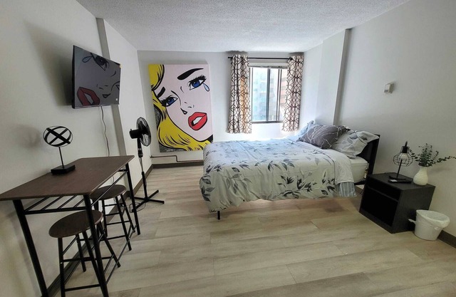 Chic Studio Escape in Downtown Calgary