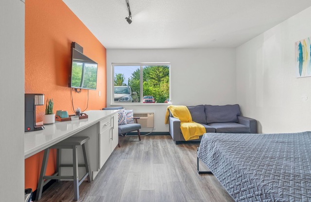 Chic studio with fitness room and AC in marvelous Cedar Falls