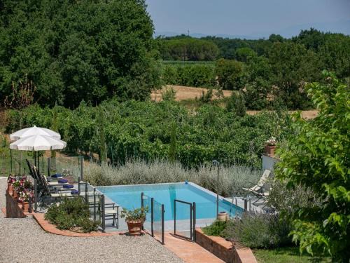 Chic Tuscan Stay with Steam