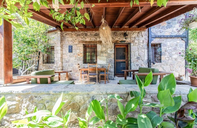 Chic Villa w Fireplace 3 min to Beach in Bodrum