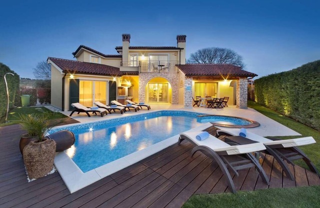 Chic villa with pool in Labinci for 8 persons