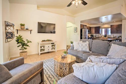Chic Yuma Getaway Near Park, Golf and Shopping!