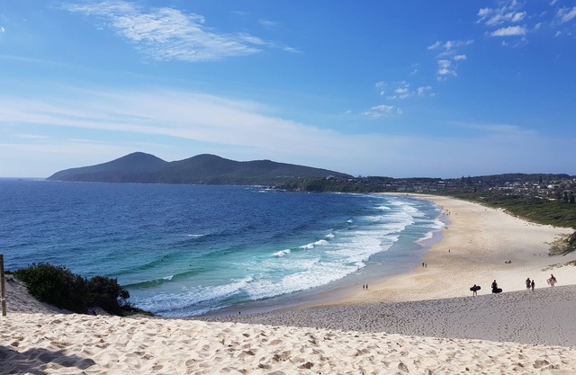 CHILL-OUT BEACH HOUSE * one minute to One Mile Beach. Family and pet friendly!