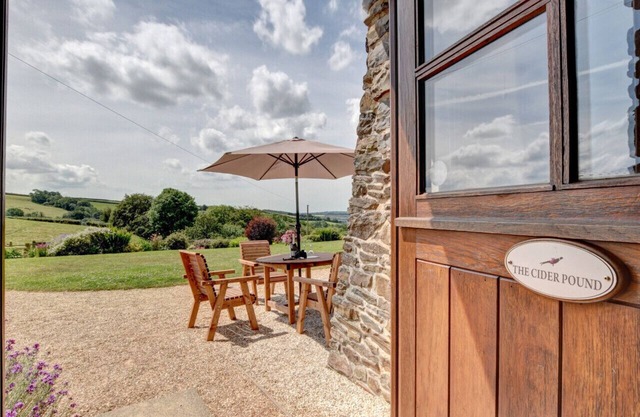 Cider Pound - Two Bedroom Cottage, Sleeps 4